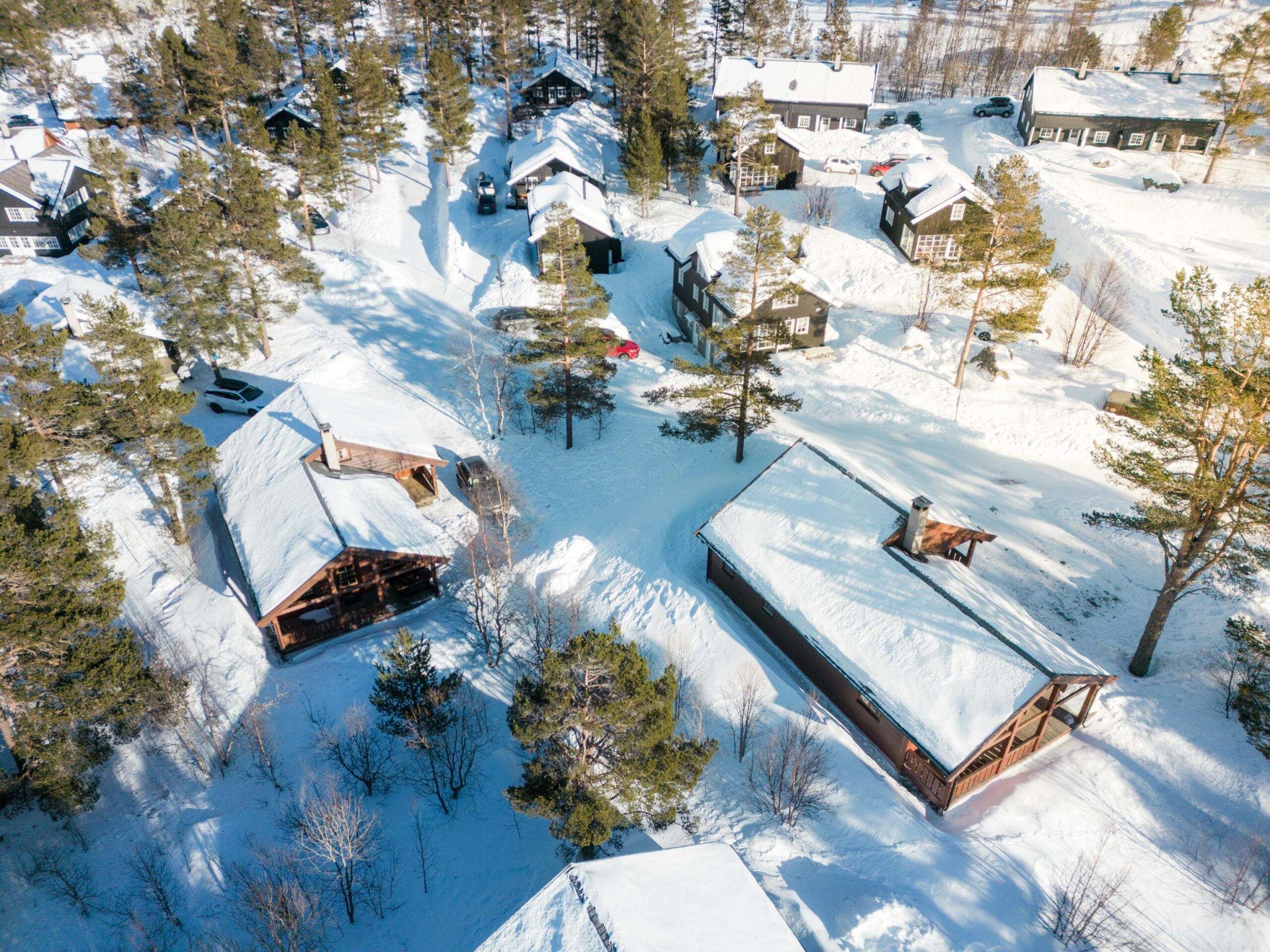 Oversikt over Geilolia Hyttetun på vinteren. Foto